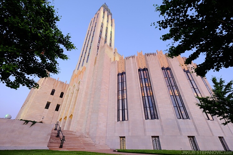 Tulsa’s downtown also has many churches. Probably the most interesting is Boston Avenue United Methodist Church