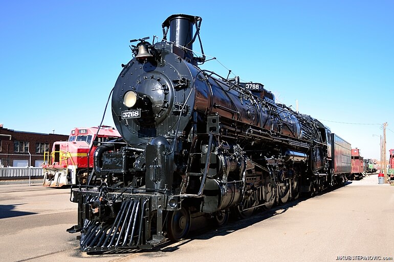 Class 3751 4-8-4 Northern-type steam locomotive from 1938.